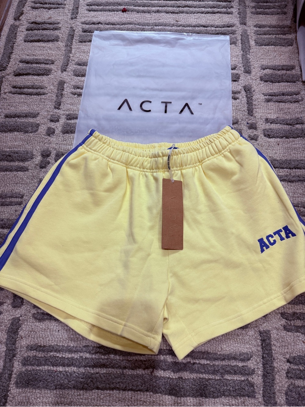 ACTA track shorts